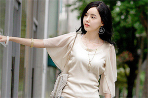 Sharing happy moments in the context of time. Sharing happy moments in the context of time.