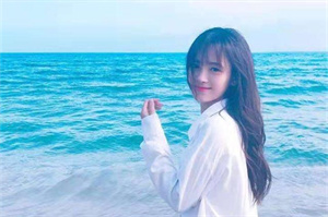 Every moment is precious, just like the tea in a Shanghai tea house